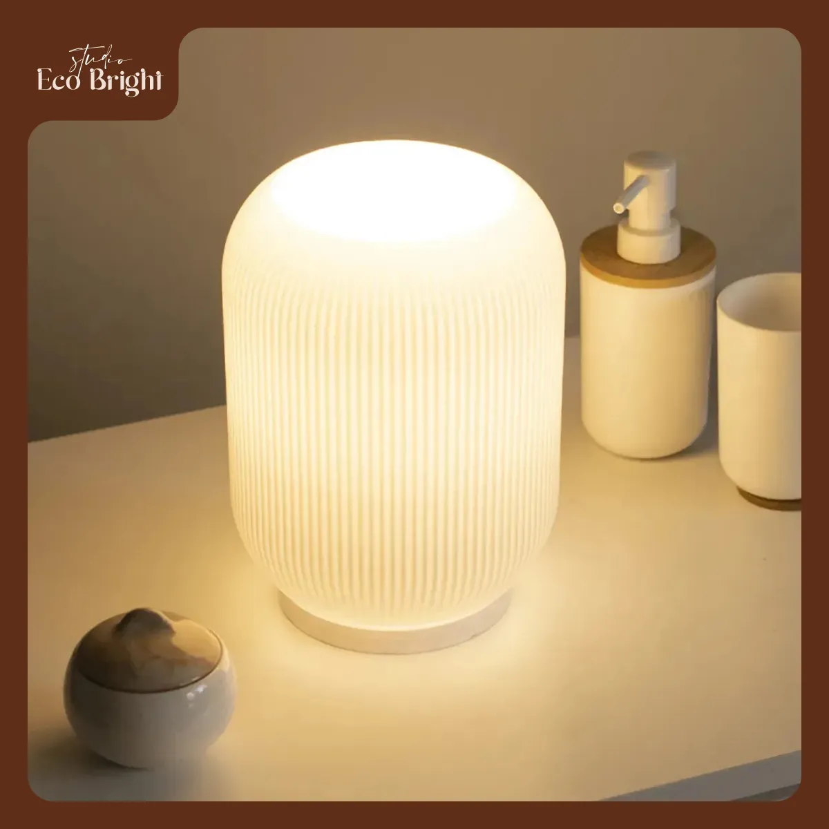 den-trang-tri-sophie-studio-phat-sang Đèn Trang Trí Sophie Decor Góc Làm Việc - Ảnh 2